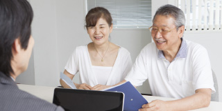 厚労大臣嘱託の民生委員イメージ画像